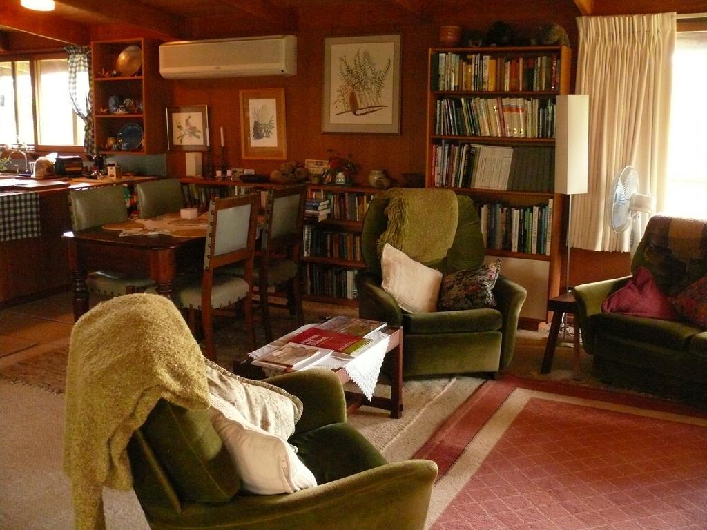 Вилла The Burrow At Wombat Bend Dixons Creek Номер фото